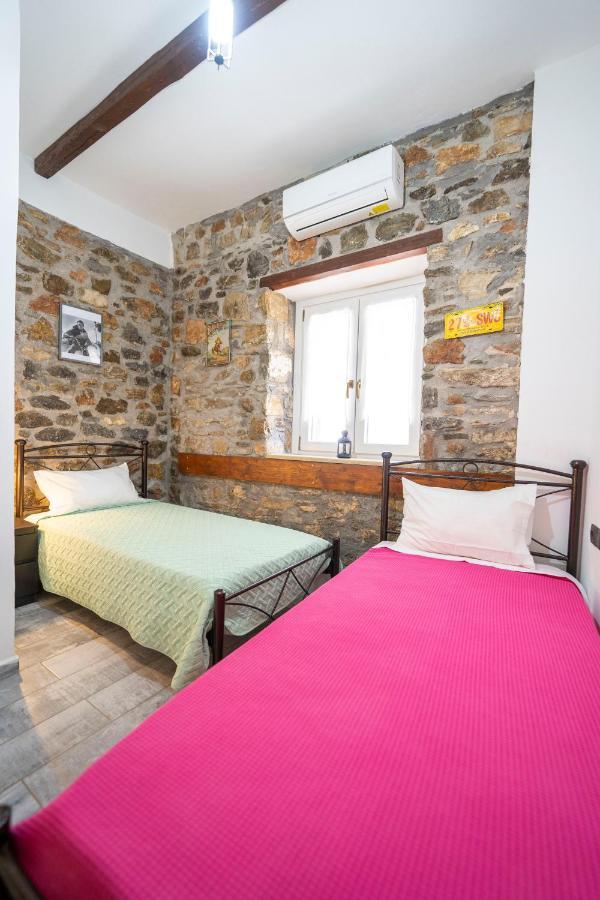 Flora'S Beach And Pool Villa In Syros Liaropa Ngoại thất bức ảnh