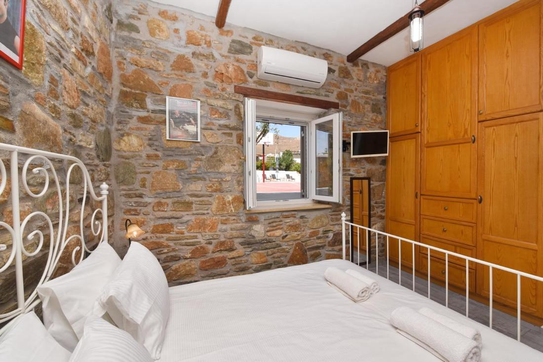 Flora'S Beach And Pool Villa In Syros Liaropa Ngoại thất bức ảnh