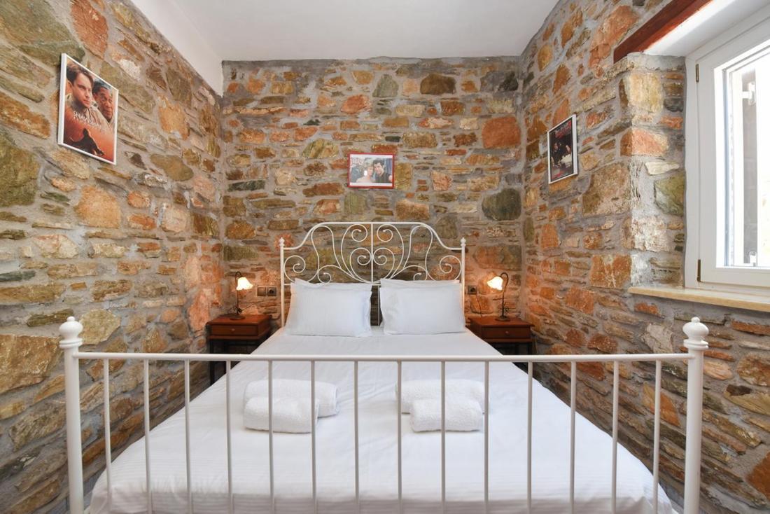 Flora'S Beach And Pool Villa In Syros Liaropa Ngoại thất bức ảnh