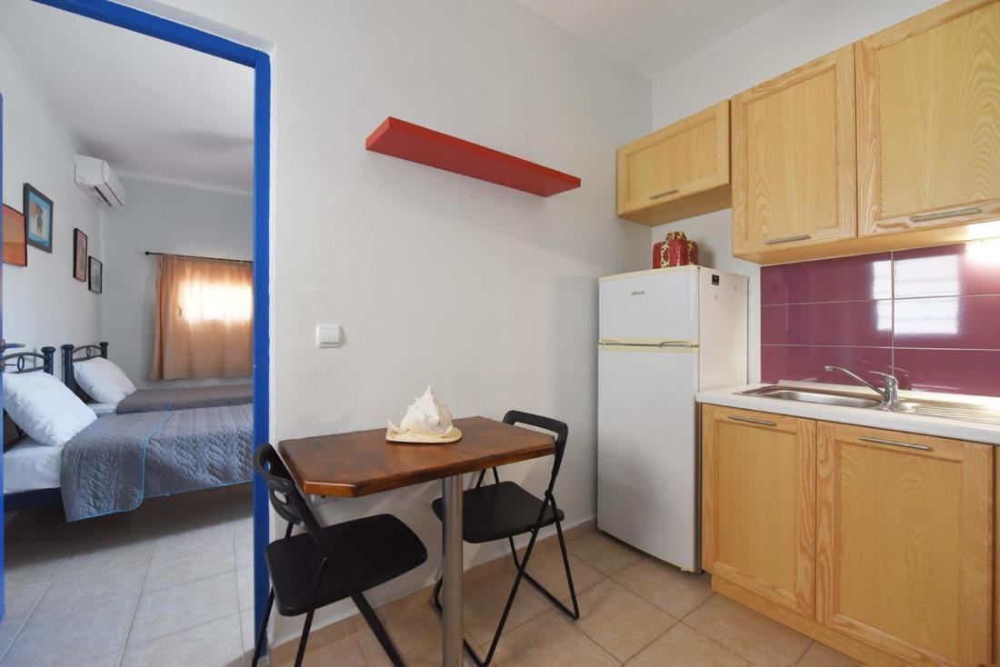 Flora'S Beach And Pool Villa In Syros Liaropa Ngoại thất bức ảnh