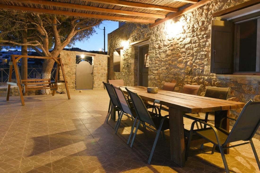 Flora'S Beach And Pool Villa In Syros Liaropa Ngoại thất bức ảnh